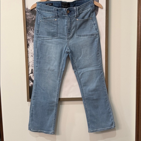 White House Black Market High Rise Kick Flare Everyday Soft Jeans 👖 - Picture 9 of 12